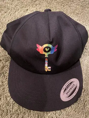 해즈빈 호텔에 오신 것을 환영합니다 프라이드 먼스 로고 캡