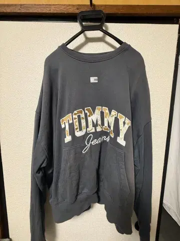 TOMMY Jeans 그레이 맨투맨