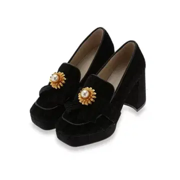 새상품급 Lily Brown 통굽 로퍼 펌프스 릴리 브라운 블랙