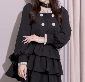 pium 초커 프릴 벨트 상의 티어드 프릴 미니 스커트