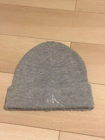 Calvin Klein 그레이 니트 모자 OS