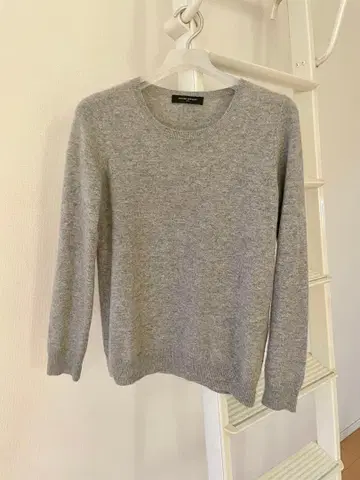 그레이 긴팔 니트