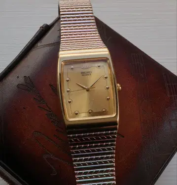 SEIKO tank V701 렉탱귤러 작동품