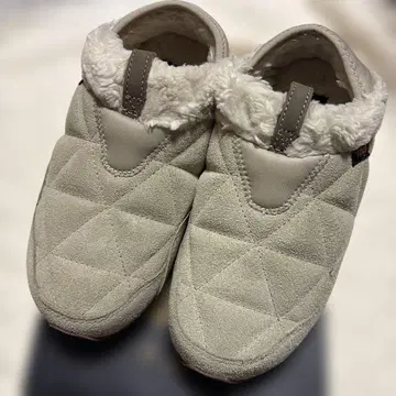 Teva 스웨이드 퀼팅 슬립온