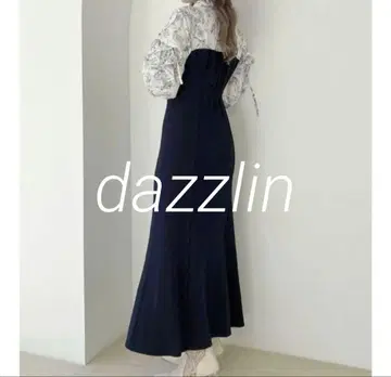 [새상품급] 다즐린 2023년 모델! 오픈 프릴 리브 원피스 도킹