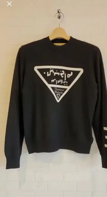 미착용 새상품 Thomas Magpie 블랙 긴팔 니트
