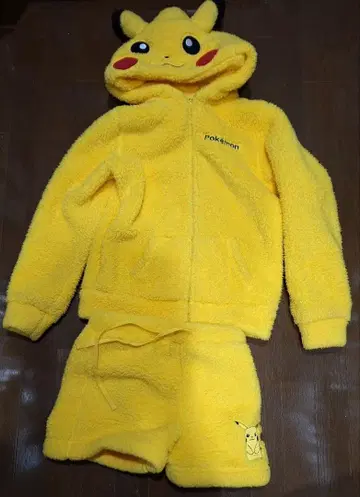 한 번 착용 포켓몬 에메필 피카츄 보송보송 상하의 세트 M 사이즈