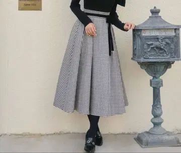 [Swingle] 벨로아 리본 벨트 부착 턱 플레어 스커트 (M 체크)