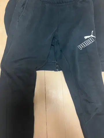 PUMA 블랙 스웨트 팬츠와 자켓 세트