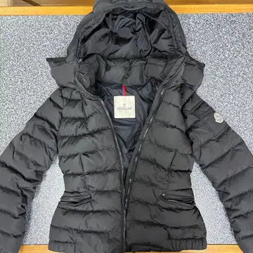 MONCLER 블랙 다운 자켓 후드 부착