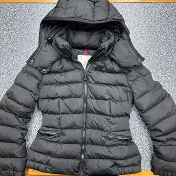 MONCLER 블랙 다운 자켓 후드 부착