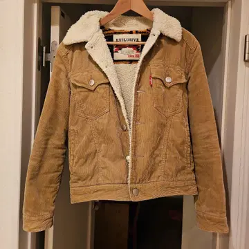 EDWIN XU 코듀로이 보아 부착 자켓