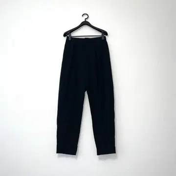 23구 테이퍼드 팬츠 블랙 38 M 상당