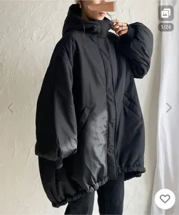 블랙 후드 부착 오버 사이즈 다운 자켓 몬스터 코트