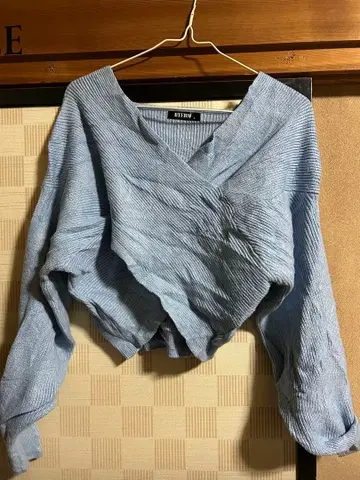 귀여워요 BTFBM 스카이블루 크로스오버 V넥 S
