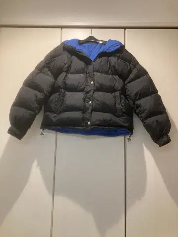 새상품급 jouetie 리버서블 다운 자켓 블랙/블루 M 사이즈