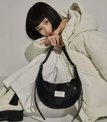 뷰티풀 피플 나일론 문 숄더백