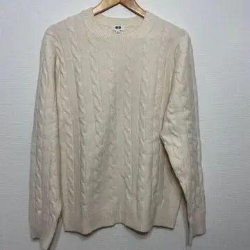 새상품급 UNIQLO 아이보리 케이블 짜임 니트 스웨터
