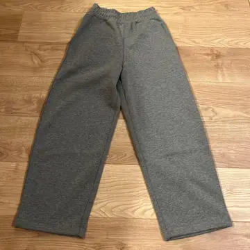 [ 미사용 새상품 ] UNIQLO 그레이 스웨트 팬츠 XS