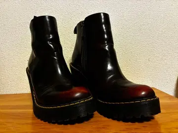 닥터마틴 마그달레나 앵클 지퍼 힐 부츠 23728600