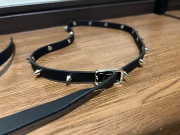 스터드 장식 블랙 가죽 벨트