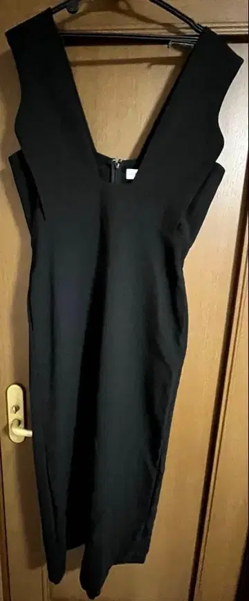 RIM.ARK 오버롤 스커트 블랙 사이즈 36