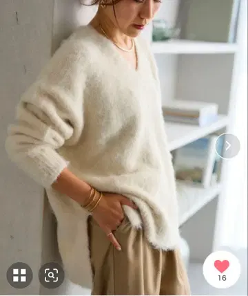 택 포함 새상품 루즈비프 Sophie 샤기 니트 V 풀오버