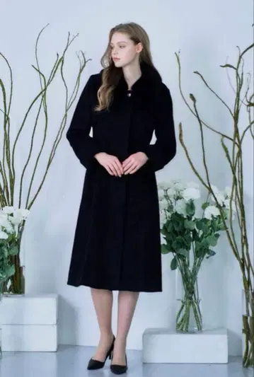 완판템 미사용 Riu 리우 R짱 퍼 롱 코트 블랙