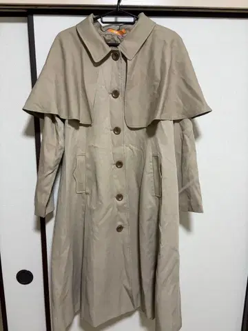 Fint 케이프 포함 베이지 롱 코트