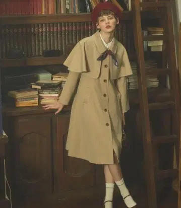 Fint 케이프 포함 베이지 롱 코트