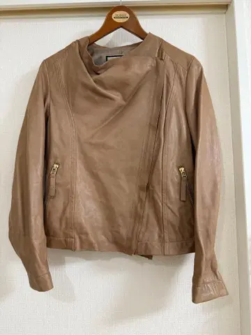 그레이스 콘티넨탈 베이지 가죽 자켓