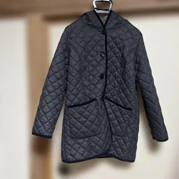 그레이 퀼팅 자켓 후드 부착