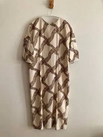 [ Caph ] 기하학 패턴 7부 소매 원피스