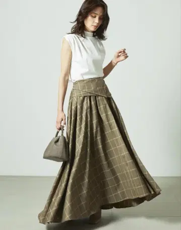 SNIDEL 메탈릭 볼륨 스커트 SWFS214029