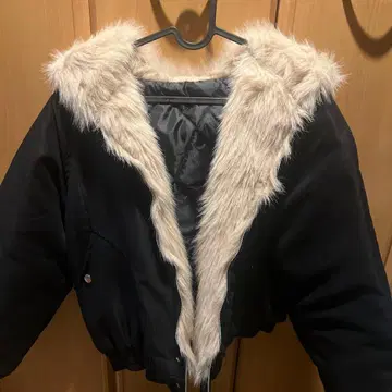 퍼 부착 블랙 점퍼 M 사이즈