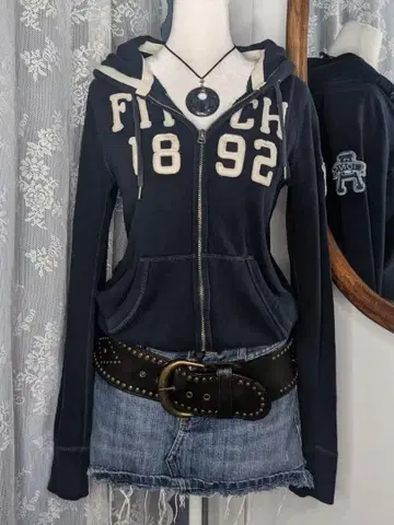 FITCH 1892 네이비 후드 부착 후드티