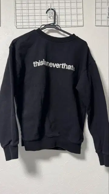 thisisneverthat 블랙 맨투맨 S