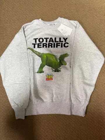 픽사 x journal stand 콜라보 맨투맨 그레이