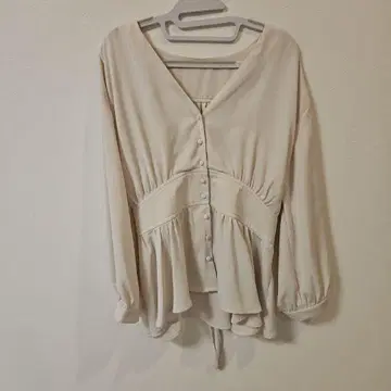 LAVEANGE 긴팔 블라우스