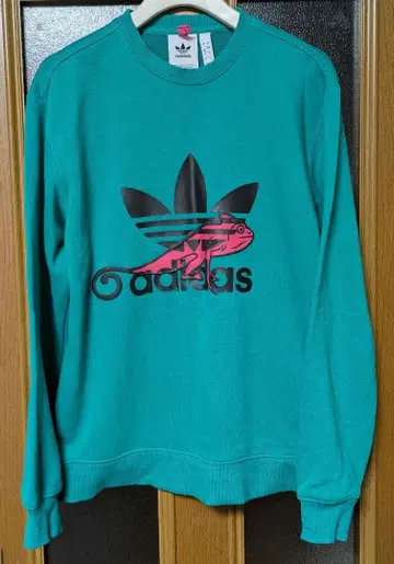 adidas 카멜레온 프린트 맨투맨 XS