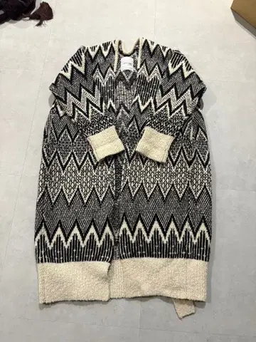 일리안 로브 니트 가디건