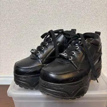 YOSUKE 통굽 블랙 스니커즈