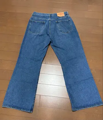 [ BEAMS ] 데님 배기 플레어 팬츠