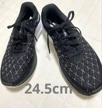 컨디션 최상 언더아머 플로우 블랙 크로스 패턴 스니커즈