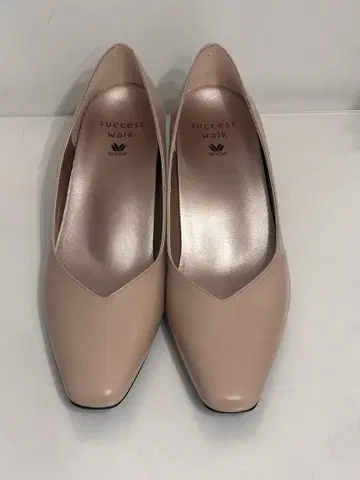 서세스 워크 펌프스 스퀘어토 힐 5cm EE WIN650