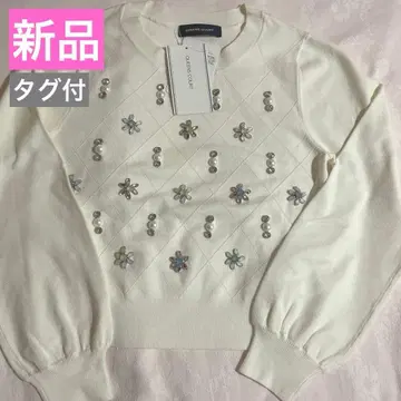 퀸즈 코트*택 포함 새상품 플라워 비쥬 펄 긴팔 니트 화이트