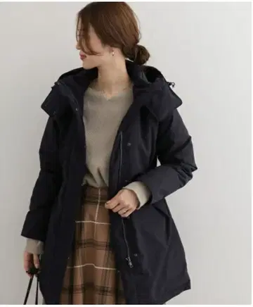 어반 리서치 도어스 다운 코트