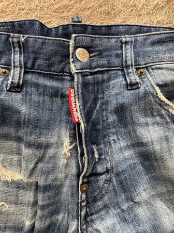 DSQUARED2 데미지 데님 42 사이즈