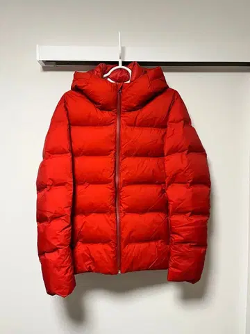 UNIQLO 유니클로 심리스 다운 파카 다운 자켓 레드 M