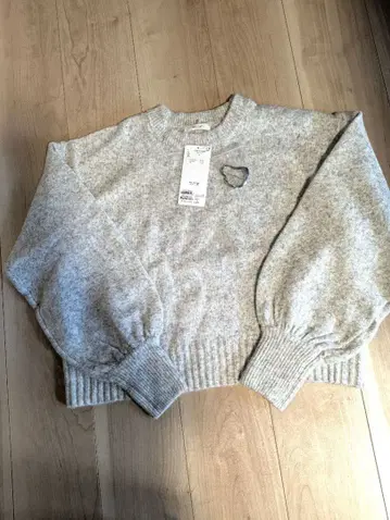 새상품 디스코트 멜란지얀 브로치 니트